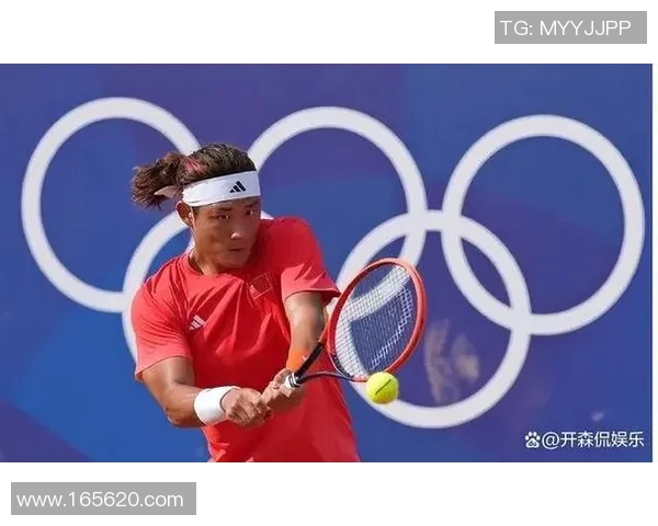 从赛场到人生巅峰:网球运动员背后的奋斗与荣耀